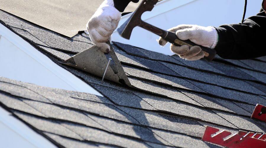 Expert Emergency Roof Repairs services in Ona, FL
